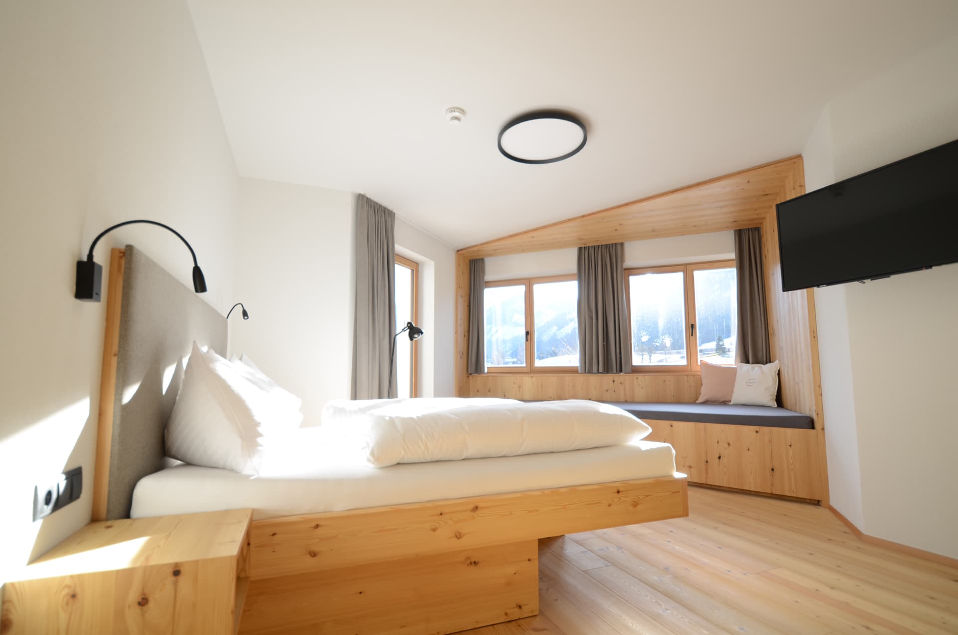 Schlafzimmer mit Dachfenster