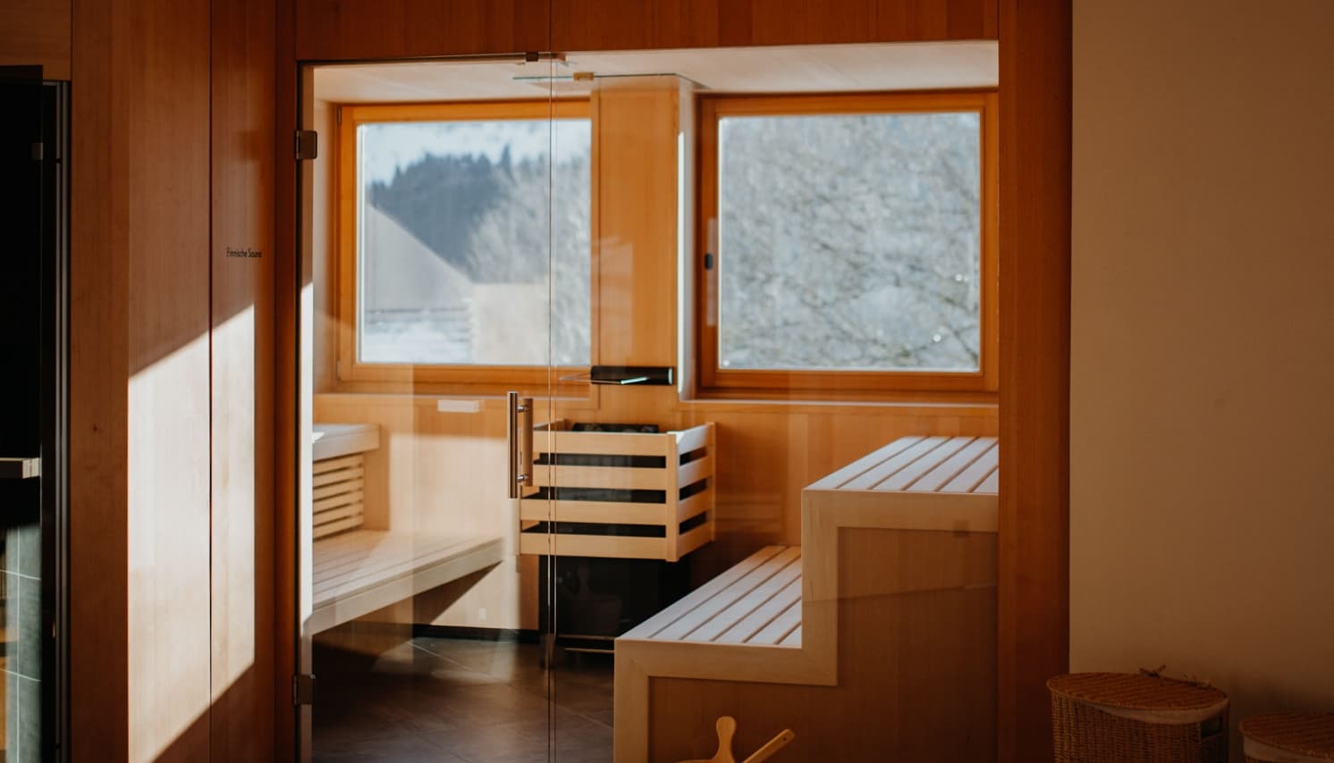 eingang Saune mit Bergblick