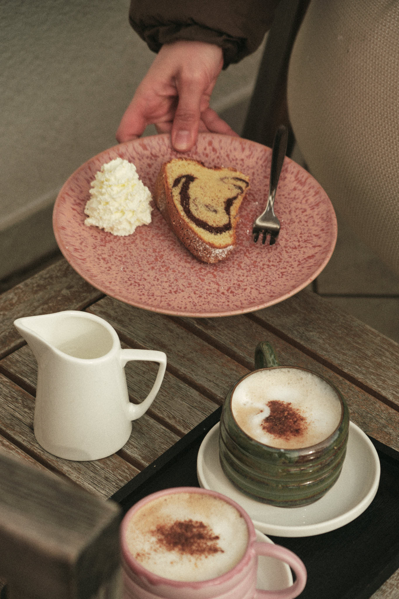 Frühstück Teller und Kaffee