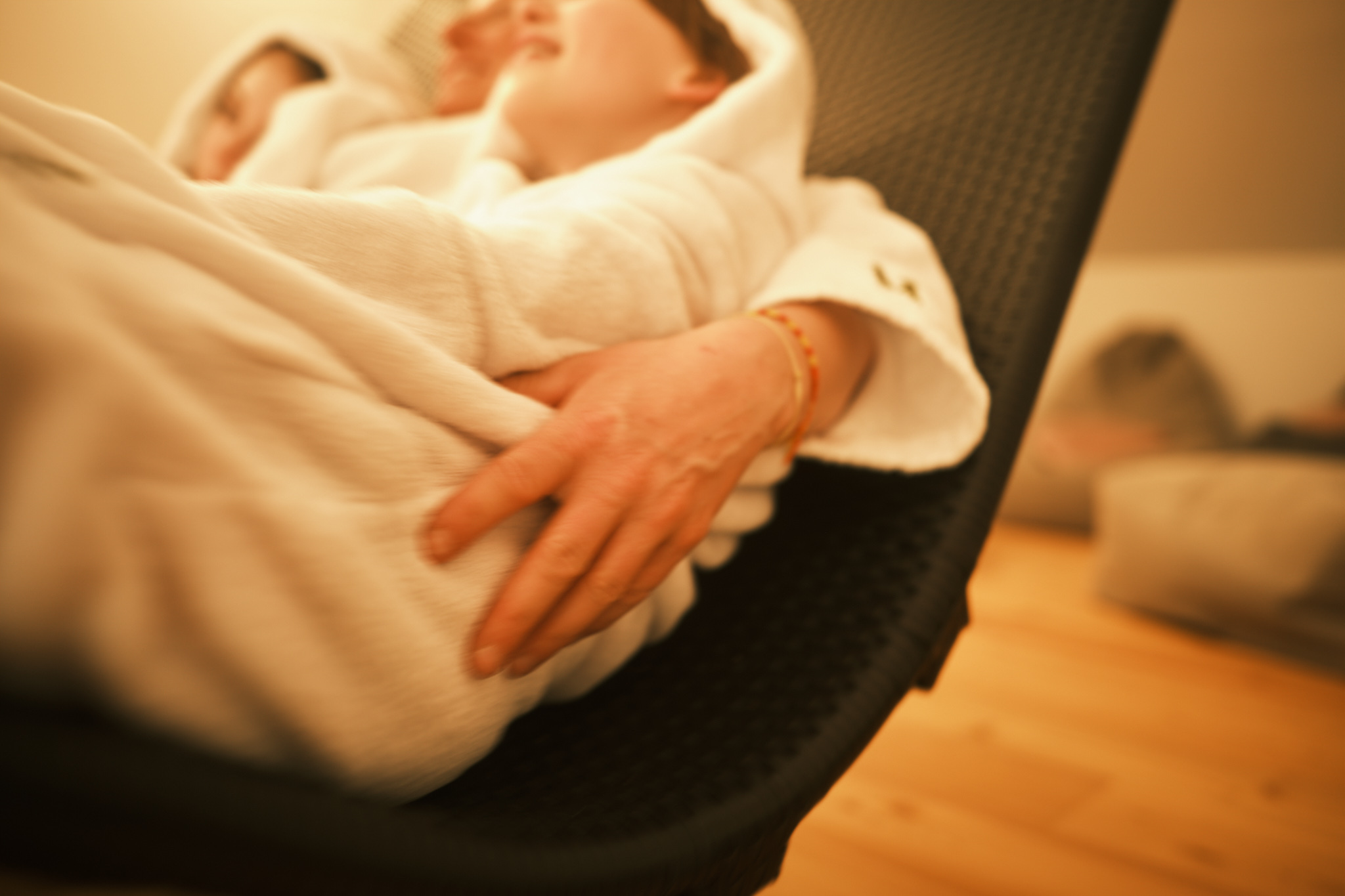 Zimmer mit Holz und Fenster