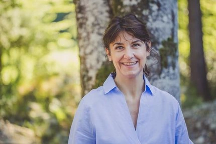 Portrait Frau draußen Heilfasten