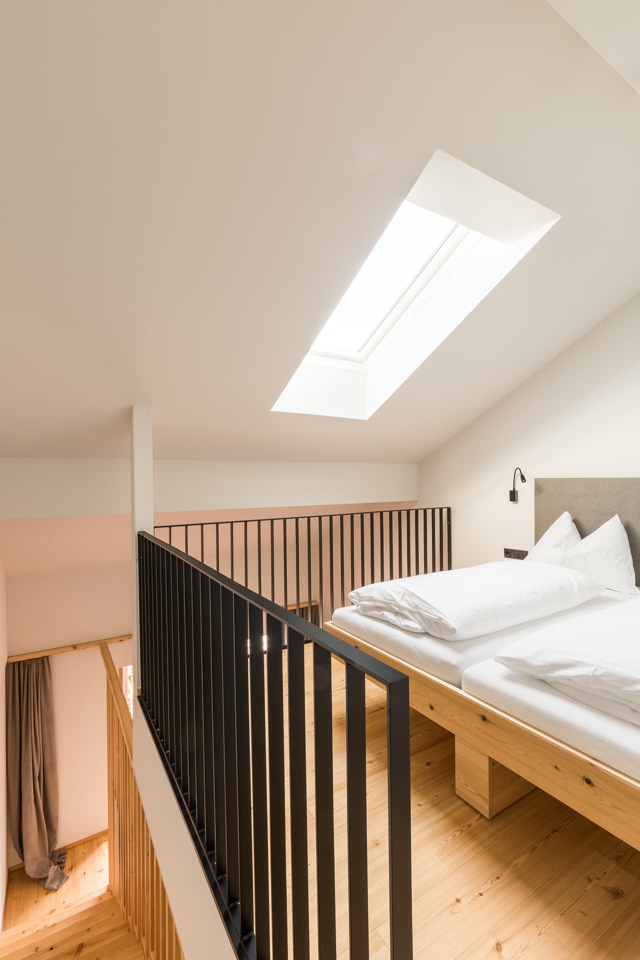 Schlafzimmer mit Dachfenster